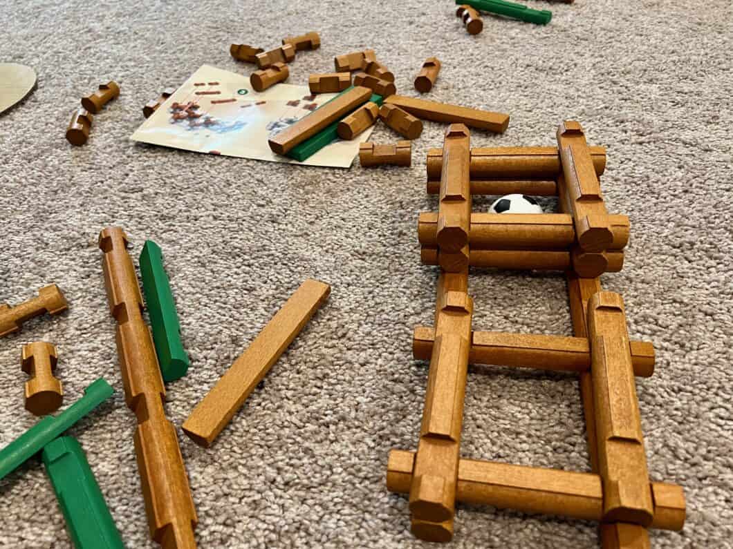 Building with lincoln logs